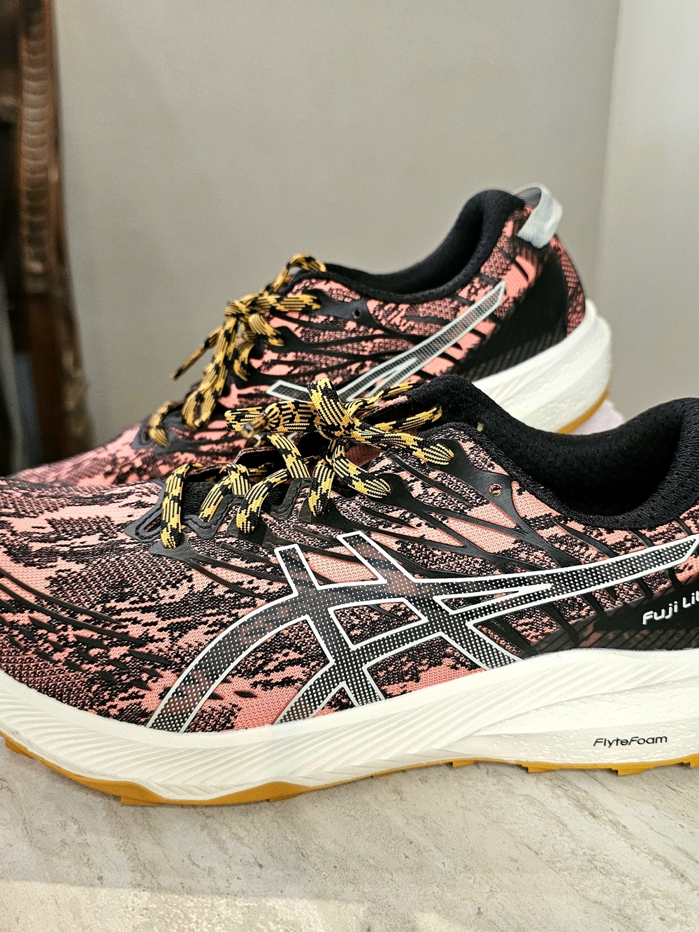 ASICS Wms Fuji Lite 3 Trail Running Shoes 1012B294 Size 8